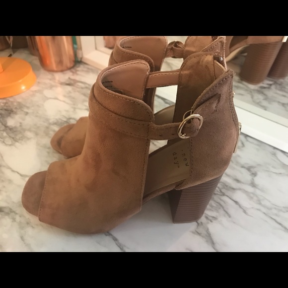 Shoes - Picture 3 of 3